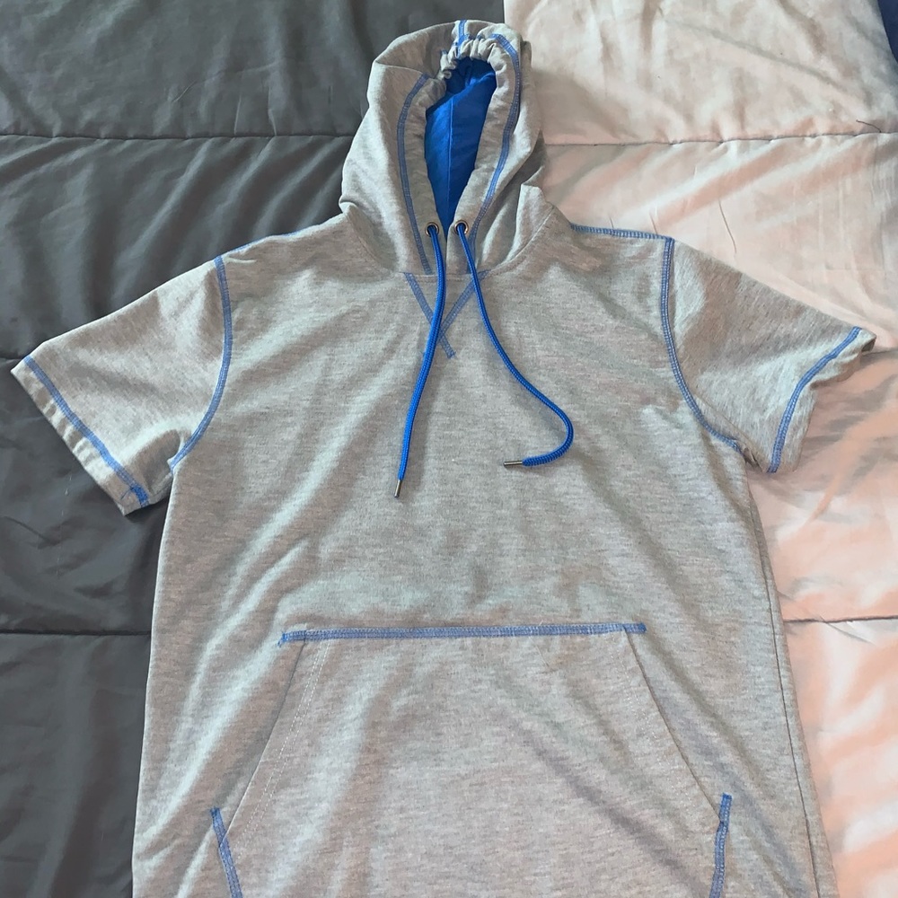 Bargain hunt short sleeved hoodie